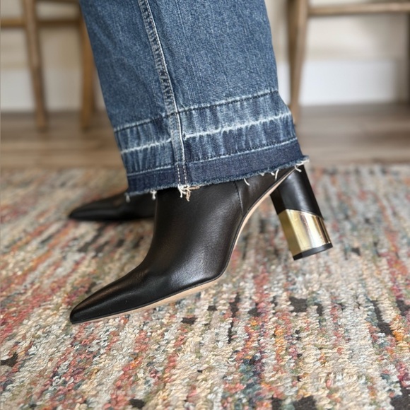 Black Knee High Leather Boots with Gold detail buckle and heel! Soft leather - Picture 10 of 10